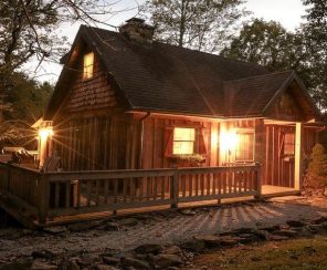 Delightful Cottage with Hot Tub near Daniel Boone National Forest, Kentucky